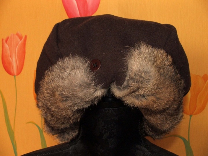 Žieminė kepurė su triušio kailiu