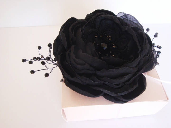 Juodoji rožė - sagė