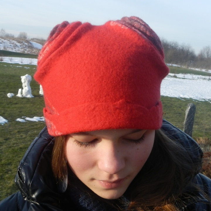 Kepurė "Raudonas meškutis "