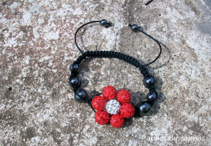 Shamballa apyrankė "Gėlytė "