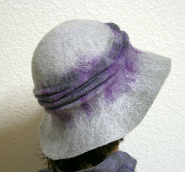 Skrybėlaitė "Pilka  ir  violetinė-2 "