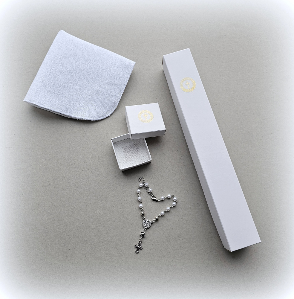 Lininė krikšto skraistė vardine ir vardine žvakė rožančius