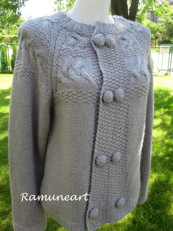 Pilkas megztinis