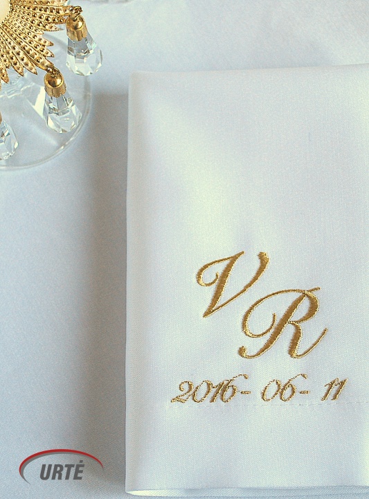 Siuvinėtos servetėlės vestuvėms - su inicialais ir vestuvių data