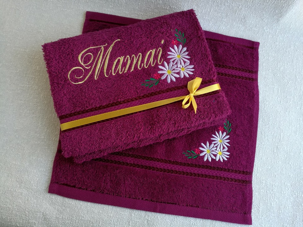 dovana Mamai - siuvinėtas rankšluoščių komplektas