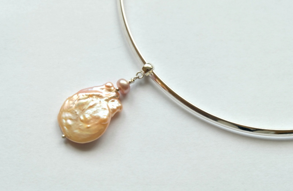 Kaklo papuošalas su perlais
