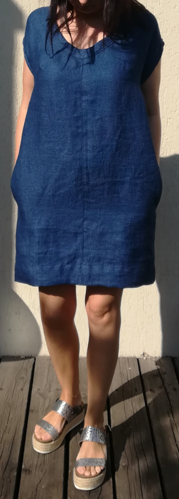 Lininė mėlyna suknelė