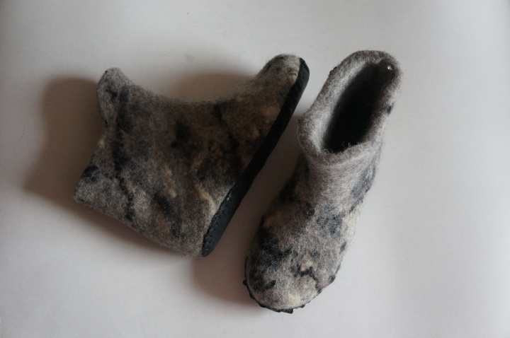 Moteriški veltinio batai "Marmuriniai"