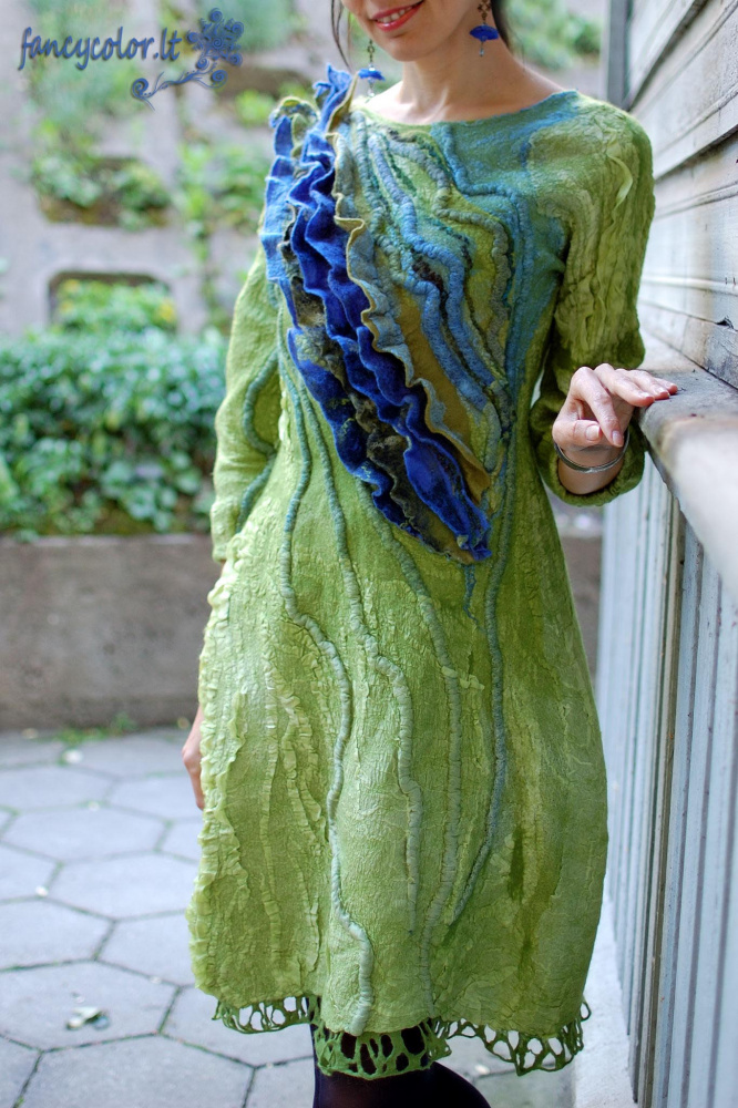Velta suknelė "Žaliai melsva banga"