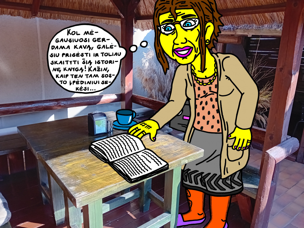 Archeologė Luna Dragonienė Panevėžio kavinės kiemelyje sėda prie staliuko pavalgyti ir pailsėti