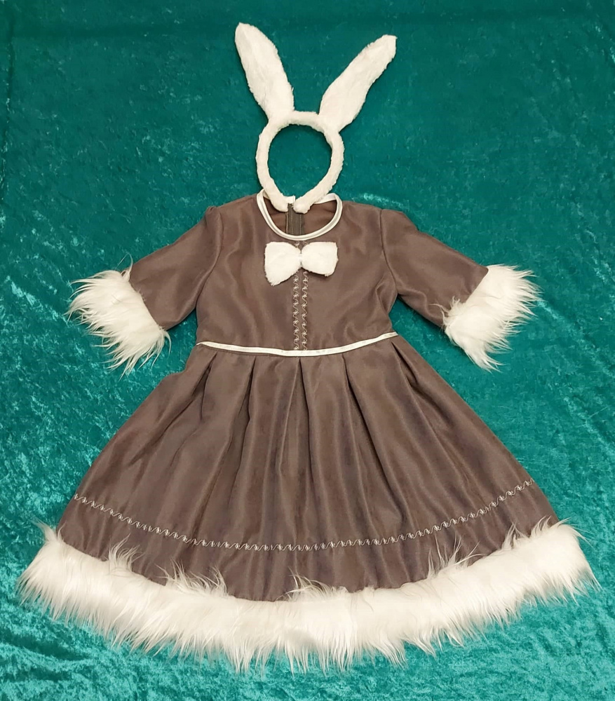 Kiškutės, zuikutės karnavalinis kostiumas mergaitei (su kailiuku ir siuvinėtomis detalėmis)