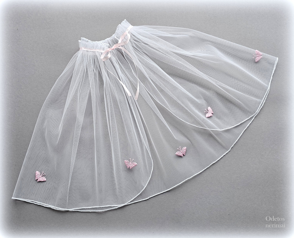 krikštynoms: krikšto skraistė ir žvakė