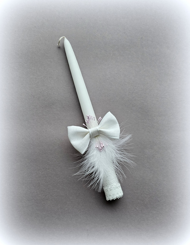 krikštynoms: krikšto skraistė ir žvakė