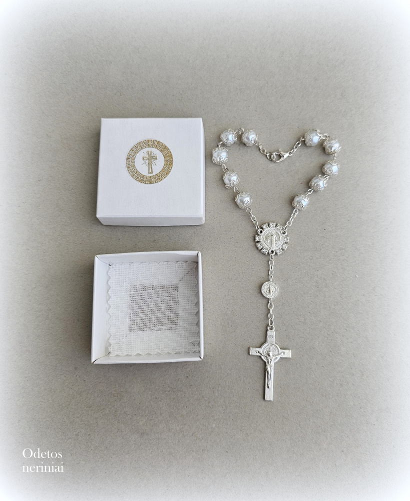 Pirmasis vienos paslapties rozancius "Auksas"