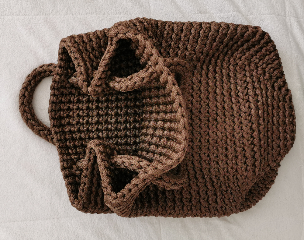 Rankų darbo nerta rankinė