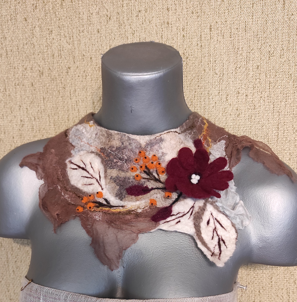 Veltas papuošalas " Giesmė rudeniui"