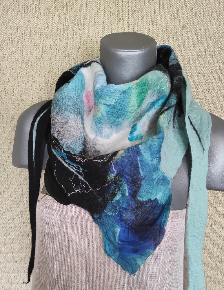 Veltas šalikas " Žiemos monai"