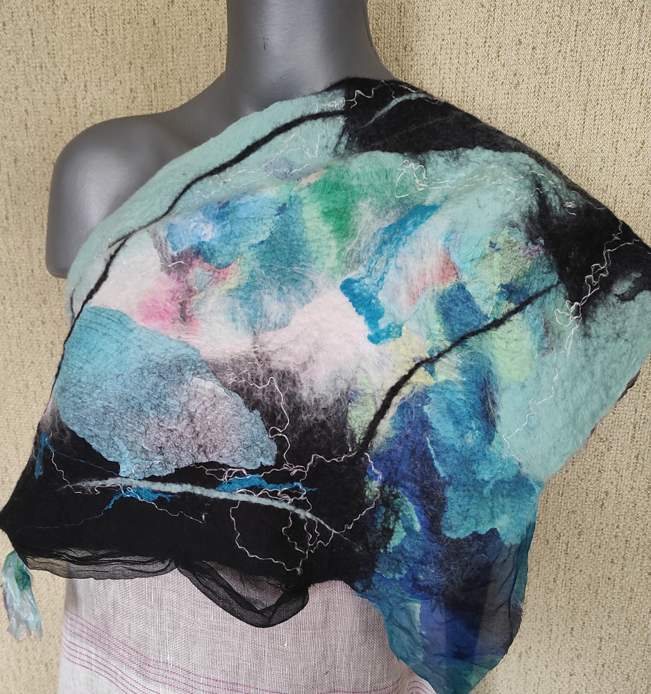 Veltas šalikas " Žiemos monai"