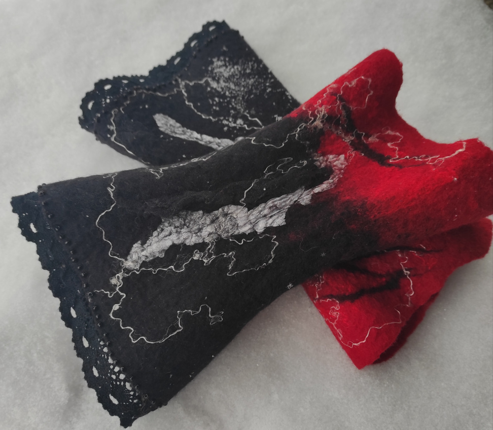 Veltinio riešinės su medvilniniu nėrinuku