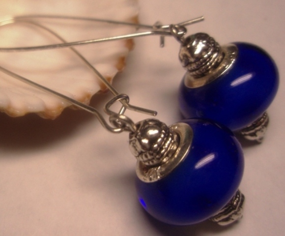 Mėlyni pandoros karoliukų auskariukai