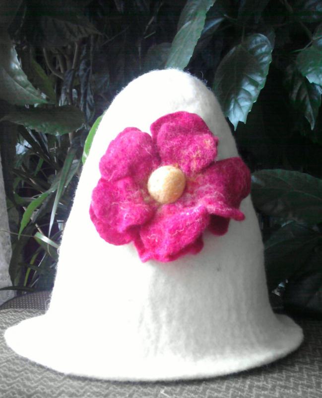 Pirties kepurė su gėle