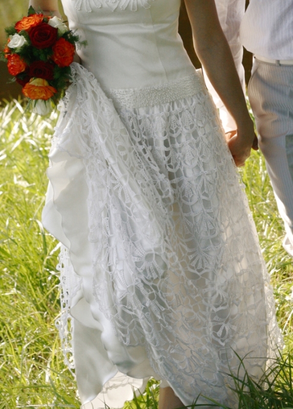Vestuvinė suknelė su nerta apatine dal