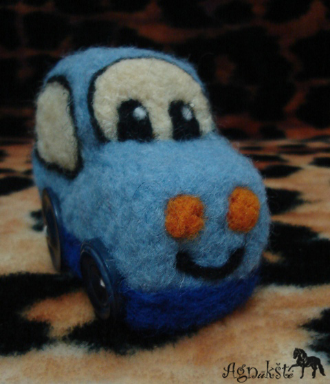 Mėlyna mašinytė